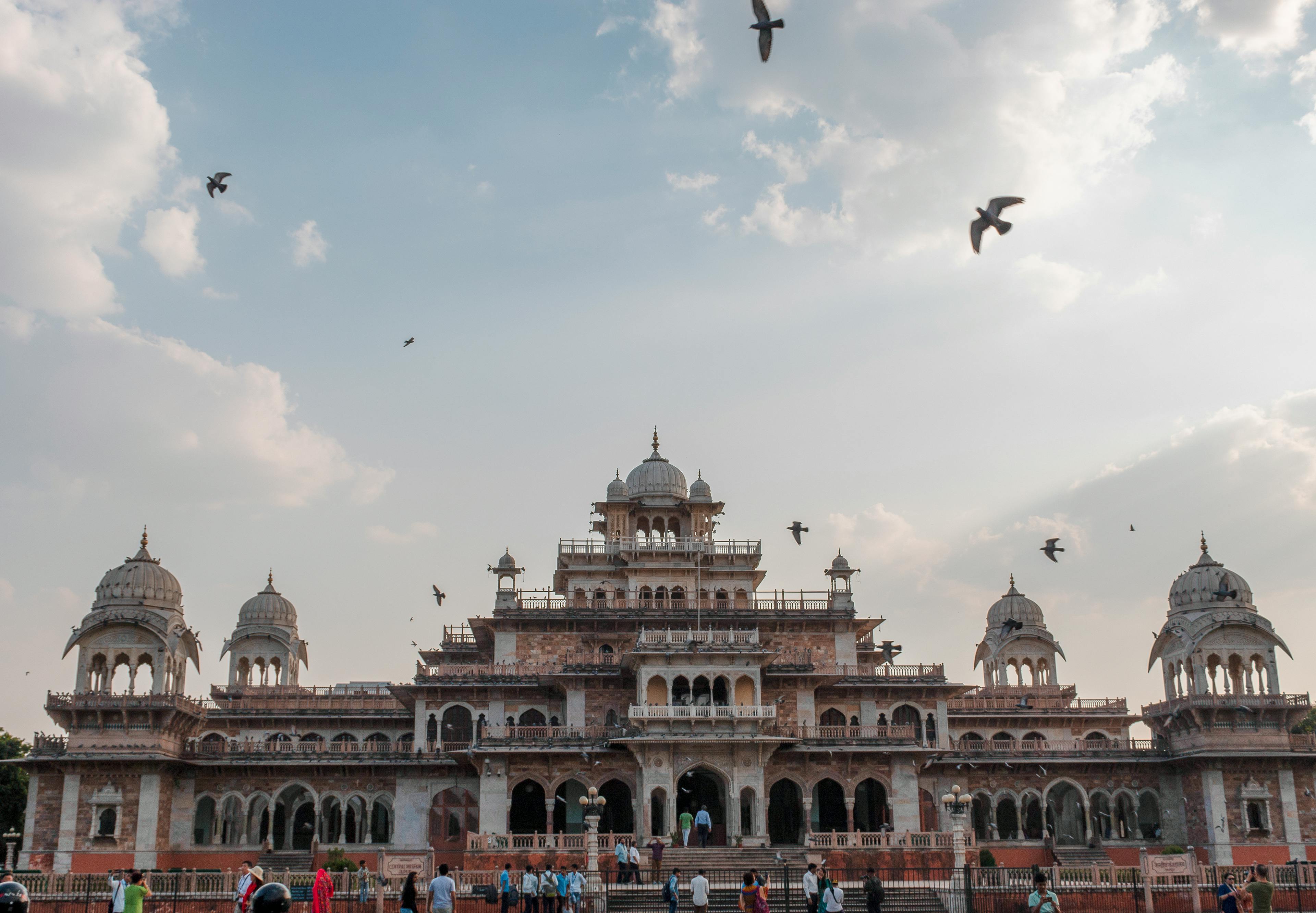Exploring Rajasthan: Royal Forts, Palaces and Desert Safaris