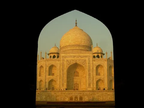 Taj Mahal Through Stories and Senses