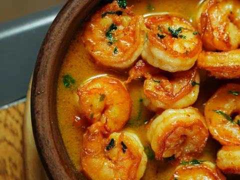 Seafood Cooking Experience with Locals