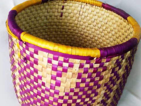 Weaving with Palms - Crafting Panai Olai Pai