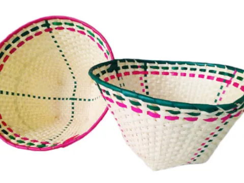 Weaving with Palms - Crafting Panai Olai Pai