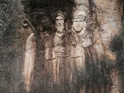 Edakkal Caves Trek and Ancient Rock Art Tour