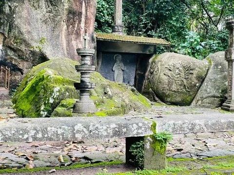 Edakkal Caves Trek and Ancient Rock Art Tour