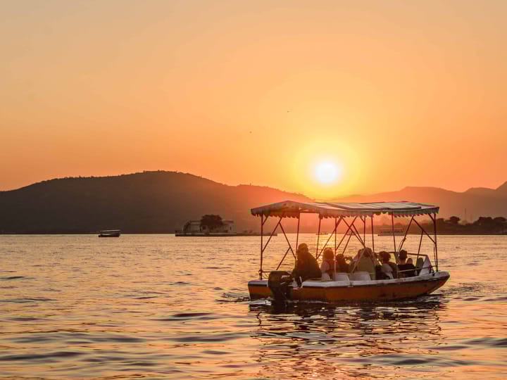 Lakes and Hills Retreat to Rajasthan