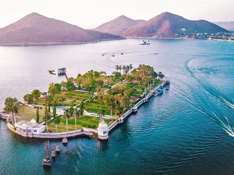 Rajasthan's Forts, Lakes and Desert Charm