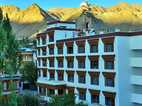 Tsokar Retreat