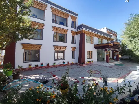 Hotel Sia Residency