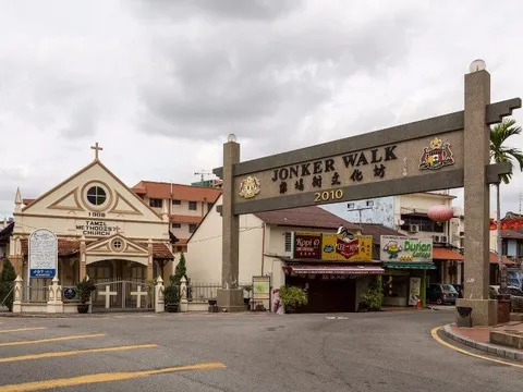 Malaysia Cultural Fusion Escape