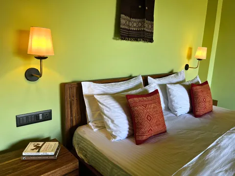 Lake View Room