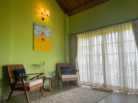 Lake View Room
