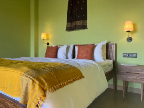 Lake View Room